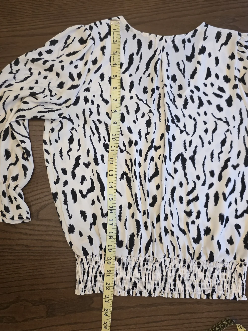 Philosophy Animal Print Smocked Blouse Long Slevees V-neck Quiet Luxury Mob Wife - Picture 8 of 8